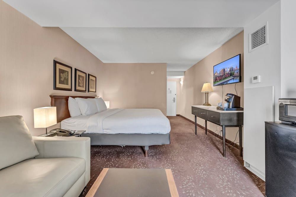 Buffalo Airport Hotel thumbnail 3