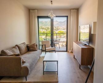 Holiday home with pool by Costarentals - Ref 251 - La Cala de Mijas - Sala de estar