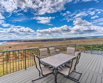 Quincy Home on Lavender Farm with River Views! - Quincy - Balcony