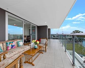 Kozyguru / Blacktown / 3 Bedroom Apt / Nbl005 - Blacktown - Balcony