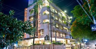 Hotel Rains Inn - Guwahati - Bygning
