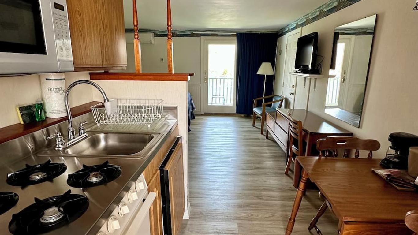 Green Harbor Waterfront Lodging