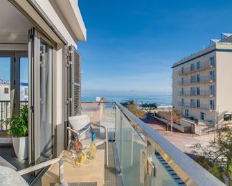 Ideal Property Mallorca - Castello Playa - Can Picafort - Balcony