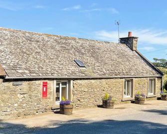2 bedroom accommodation in Glasserton, near Whithorn - Wigtown - Building