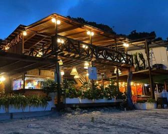 Hotel Playa Surf Barú - Barú - Building