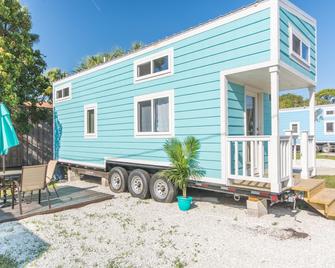 Tiny House Siesta - Sarasota - Building