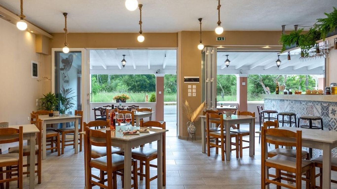 وايد روز هوتل