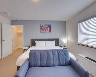 Studio in Gadsden about 10 Mi to the Coosa River! - Gadsden - Bedroom