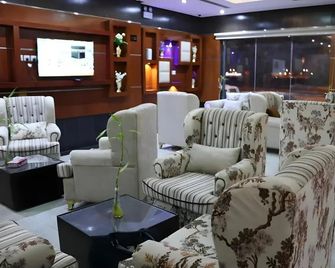 Manazel Maali Apartment - Ер-Ріяд - Лаунж
