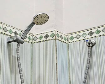 OYO 91599 Penginapan Mutiara Madiun - Madiun