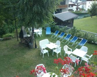 Hotel Serena - Dimaro - Patio
