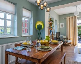 On the Strand - Rye - Comedor