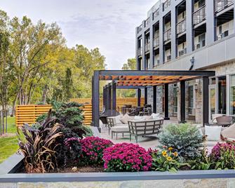 Courtyard by Marriott Appleton Riverfront - Appleton - Patio