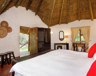 Warthogs Bush Lodge - Magaliesburg - Bedroom