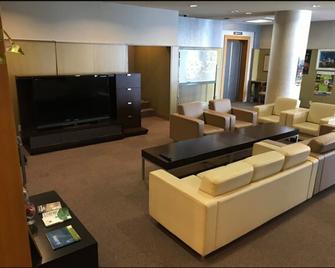 Furano Hops Hotel - פוראנו - לובי