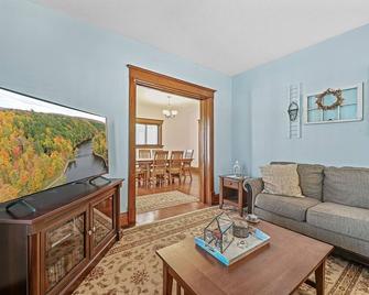 Old World Charm 2 Story Home - Wausau - Living room