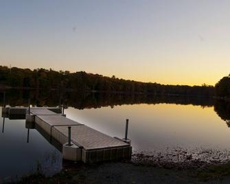 Amazing Space in the Poconos--\nA perfect cozy getaway to warm you this winter. - Bushkill - Outdoors view
