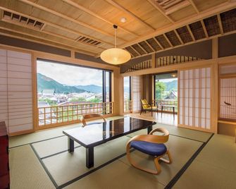 Yatsusankan - Takayama