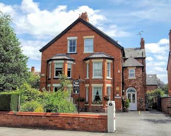 Chester Brooklands Bed And Breakfast - Chester - Toà nhà