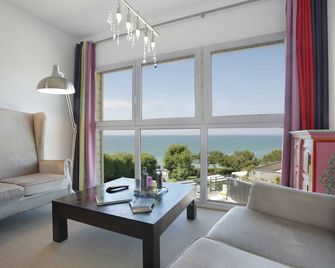 Le Cise, The Originals Relais - Ault - Wohnzimmer