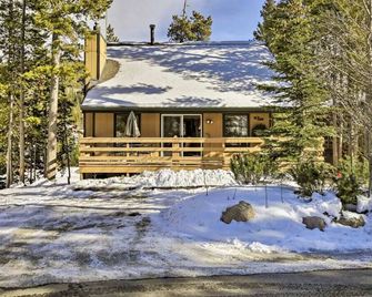 Cozy Ski Inn! Walk to Slopes! Fabulous Hot Tub - Winter Park - Building