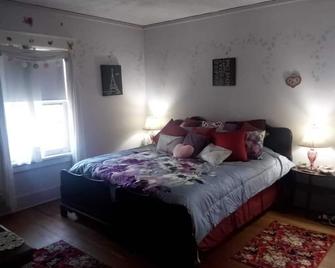 Bougainvillea Bed & Breakfast Suite #7 Love & Romance - Wausau - Bedroom