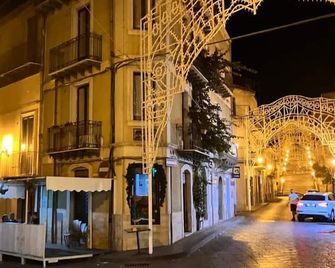 L'Angolo sulla Piazza - Mirabella Imbaccari