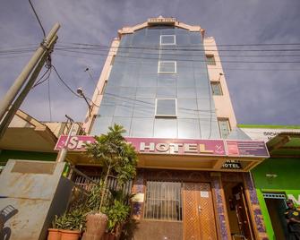 Shamz Hotel Isiolo - Isiolo - Edificio