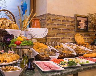 Hotel Kazzhol Almaty - Almatý - Buffet