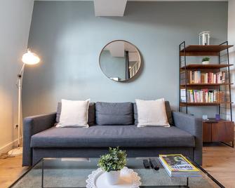 Lille Gares - Duplex avec parking - Lille - Living room