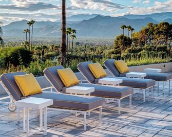 Architectural Digest Featured Estate Offers Movie Nights Under The Desert Stars! - Palm Springs - Innenhof