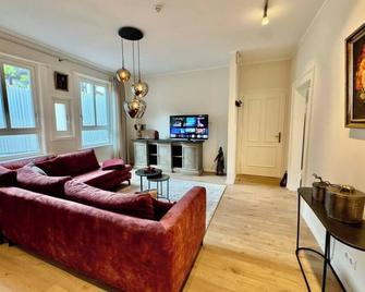 Mel&bens Altstadt Suites Mit Parkoption - Celle - Sala de estar