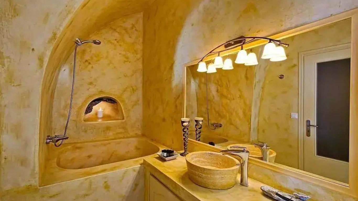 Lava Suites & Lounge