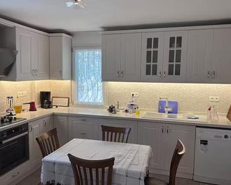 Anatolian House Villa - Kusadasi - Kitchen