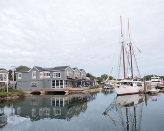 The Boathouse Waterfront Hotel - Kennebunkport - Näkymät ulkona