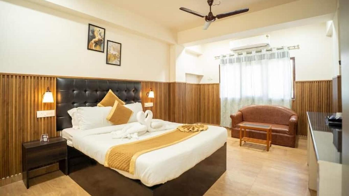 Hotel Mainak & Health Club