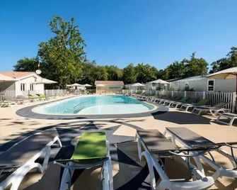 Camping Les Chèvrefeuilles - Royan - Piscine