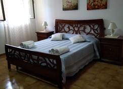 Orosei Apartment For 4 People, Two Bedrooms, Large Garden - Orosei - Bedroom