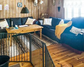 3 Bedroom Lovely Home In Rjukan - Rjukan - Living room