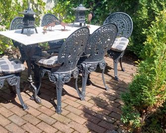 The Coach House Holiday Cottage, Southport - Southport - Patio