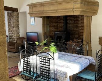 Loft dans un château en pierres dorées - Lissieu - Salle à manger