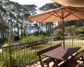 Beach House - direct 2-min access to the beach - South Durras - Balcón