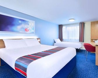 Travelodge Bicester Cherwell Valley M40 - بيستر - غرفة نوم