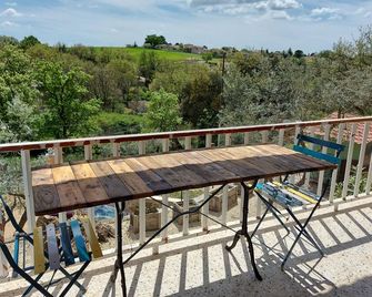 Chambre D'hôtes des Lily - 발렌솔 - 발코니