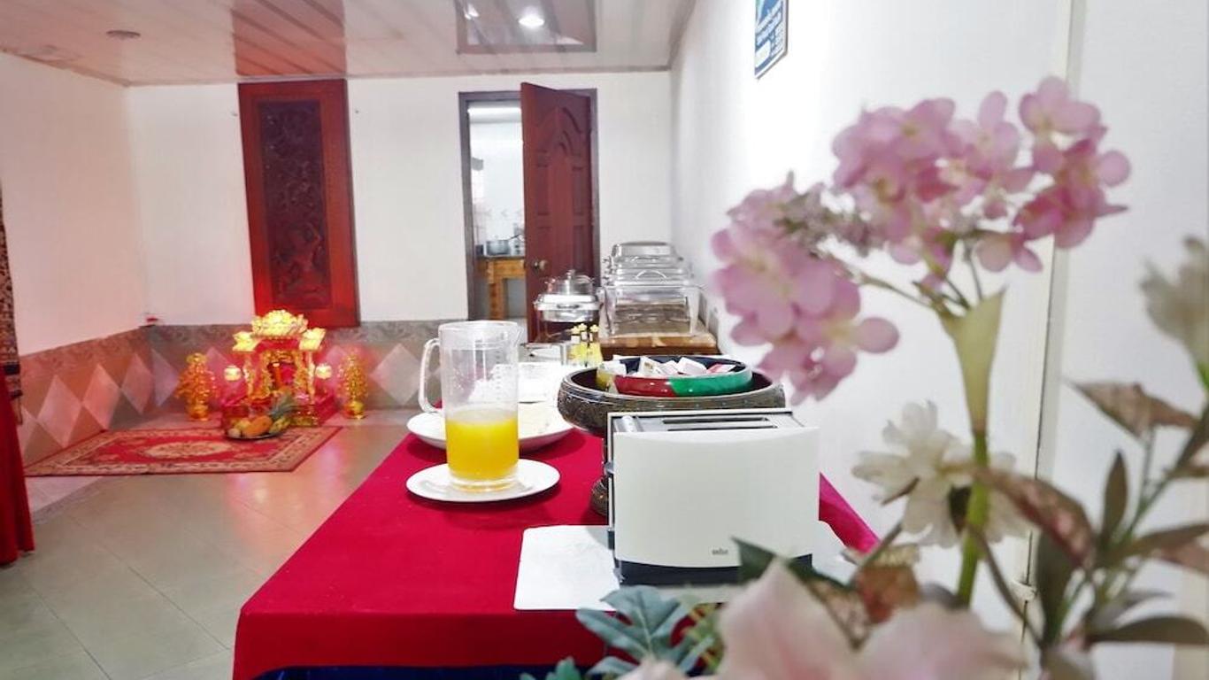 Lyly Hotel