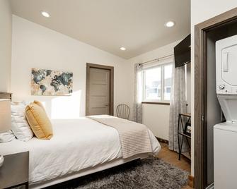 Outwest Hideaway - One Bedroom Apartment in Bozeman's Valley West Subdivision - Bozeman - Bedroom
