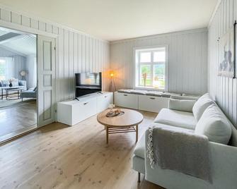 Lovely Home In Koppang With Kitchen - Koppang - Sala de estar