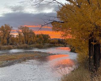 River Cottage #2 w Suite near N Platte & Hot Springs - Saratoga - Vista del exterior