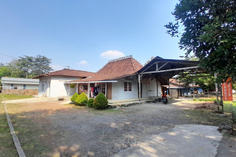 Hotel O Wisma Bani Pandi Syariah - Jepara - Gebouw