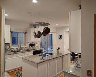 Comfort and Entertainment under one roof! - West Bloomfield - Kitchen